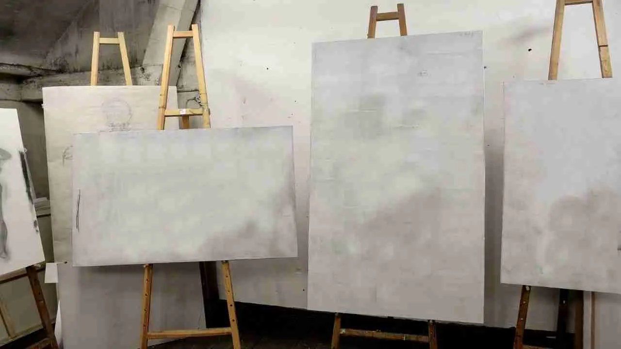 Canvas and easels